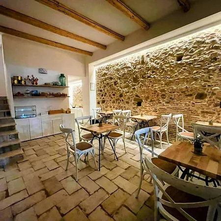 Konukevi Scirocco Oliveri