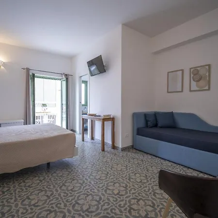 Konukevi Scirocco Oliveri